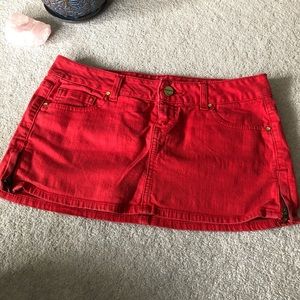 Classic Red Guess Mini Skirt 🍬 3/$60 🍬